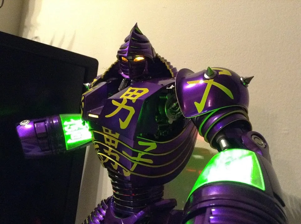 Exclusive Version of 3A - Real Steel - Noisy Boy Action Figure
