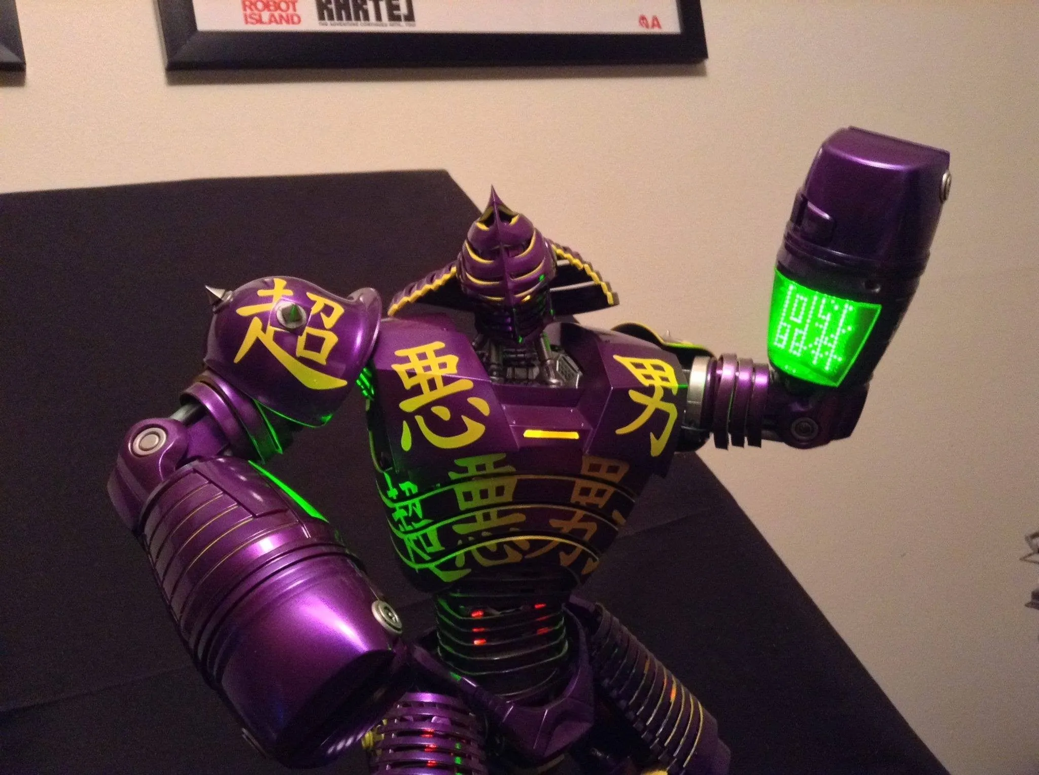 Exclusive Version of 3A - Real Steel - Noisy Boy Action Figure
